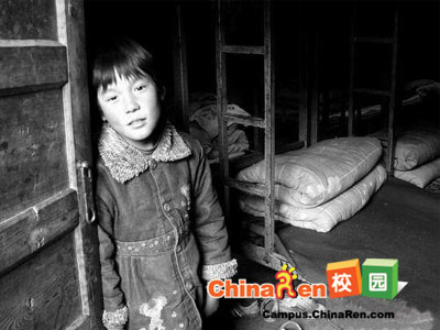 新年第一天的震撼：农村孩子的午饭(组图)